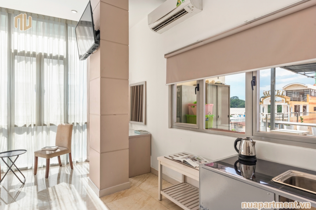 CĂN HỘ: NU-LÝ TỰ TRỌNG-1PN-CÓ BẾP-SÂN VƯỜN