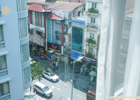 CĂN HỘ: NU-LÝ TỰ TRỌNG-1PN-CÓ BẾP-SÂN VƯỜN